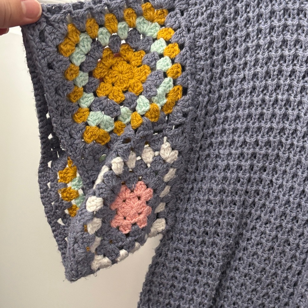 Universal thread crochet sweater - Picture 4 of 4